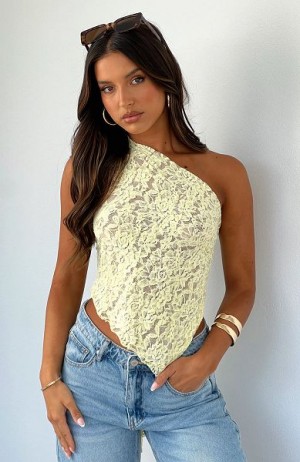 Lemon White Fox Boutique It's A Love Story Lace Tops | US_29463FVOY