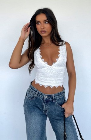 White White Fox Boutique Let's Just Talk Lace Tops | US_59012XMVW