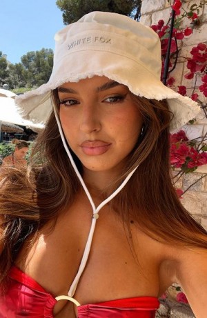 White White Fox Boutique Take You Away Bucket Hats | US_32197TJOU