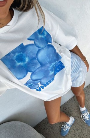 White / Blue White Fox Boutique Bloom For You Oversized T-shirt | US_46390NRXL