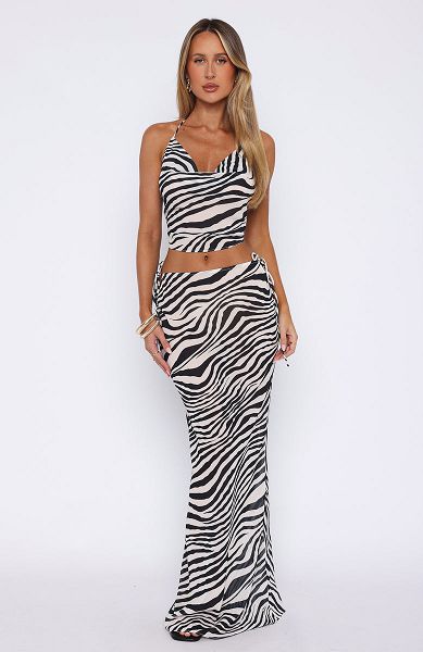 Black / White White Fox Boutique Luminous Maxi Skirts | US_37950SKCZ