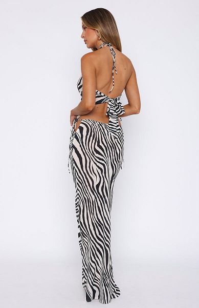 Black / White White Fox Boutique Luminous Maxi Skirts | US_37950SKCZ